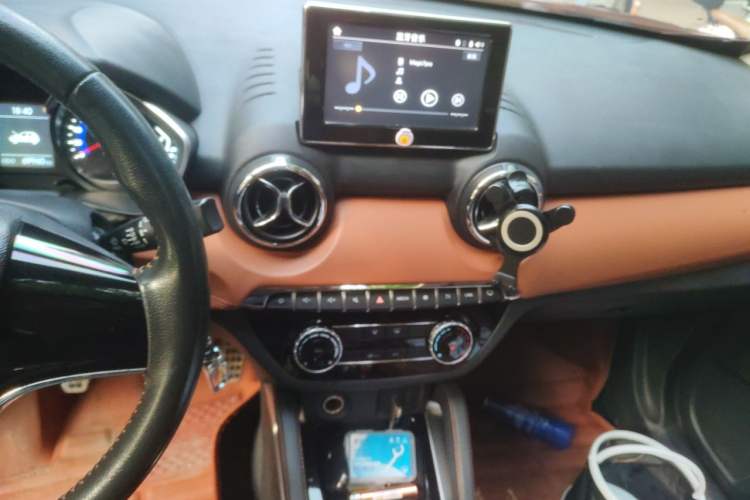 Used BAIC Senova X35 2016 1.5L Manual Luxury Edition Audio And AC Panel