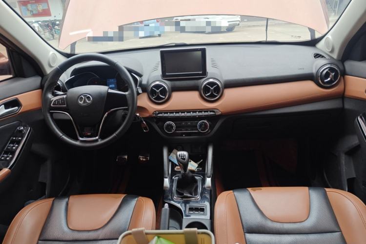 Used BAIC Senova X35 2016 1.5L Manual Luxury Edition Center Console