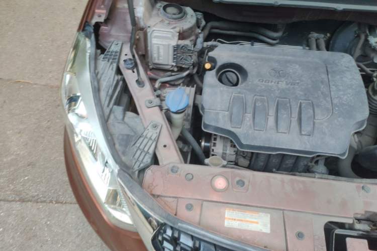Used BAIC Senova X35 2016 1.5L Manual Luxury Edition Engine Bay Right