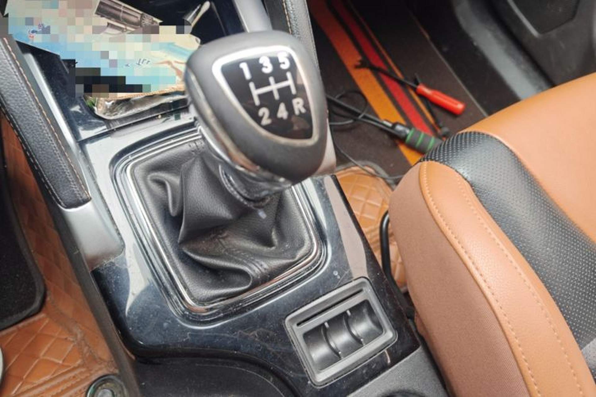 Used BAIC Senova X35 2016 1.5L Manual Luxury Edition Gear Lever