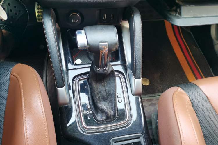 Used BAIC Senova X35 2016 1.5L Automatic Luxury Edition Gear Lever