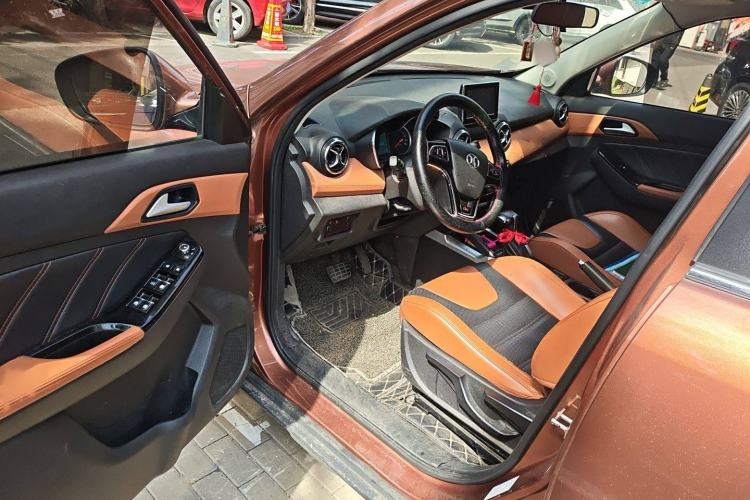Used BAIC Senova X35 2016 1.5L Automatic Luxury Edition Interior 3