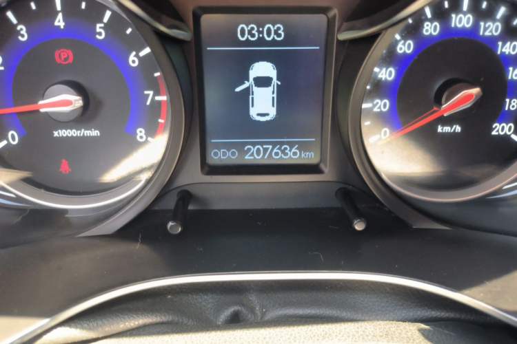 Used BAIC Senova X35 2016 1.5L Manual Luxury Edition Odometer Close Up