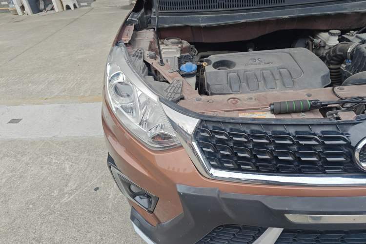 Used BAIC Senova X35 2016 1.5L Manual Luxury Edition Right Front Headlight