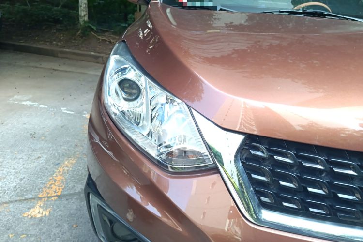 Used BAIC Senova X35 2016 1.5L Automatic Luxury Edition Right Front Headlight