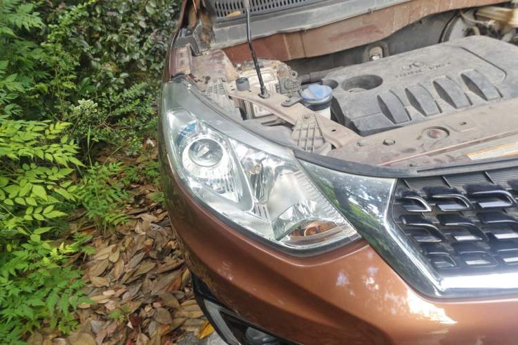 Used BAIC Senova X35 2016 1.5L Automatic Luxury Edition Right Front Headlight