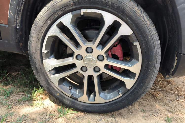 Used BAIC Senova X35 2016 1.5L Manual Luxury Edition Right Front Wheel Hub