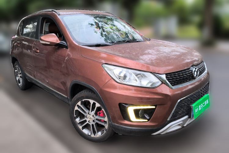 Used BAIC Senova X35 2016 1.5L Manual Luxury Edition Front Right 45 Deg
