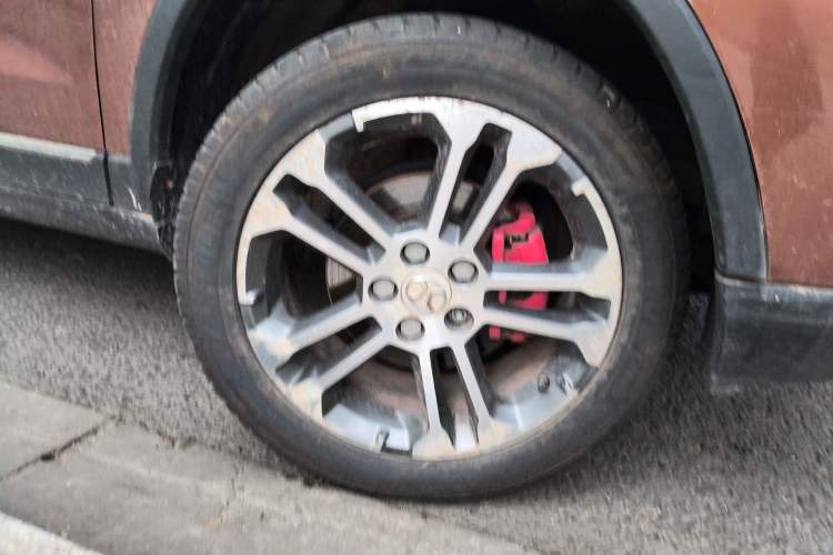 Used BAIC Senova X35 2016 1.5L Manual Luxury Edition Right Front Wheel Hub