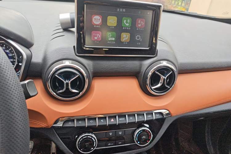 Used BAIC Senova X35 2016 1.5L Automatic Luxury Edition Audio And AC Panel