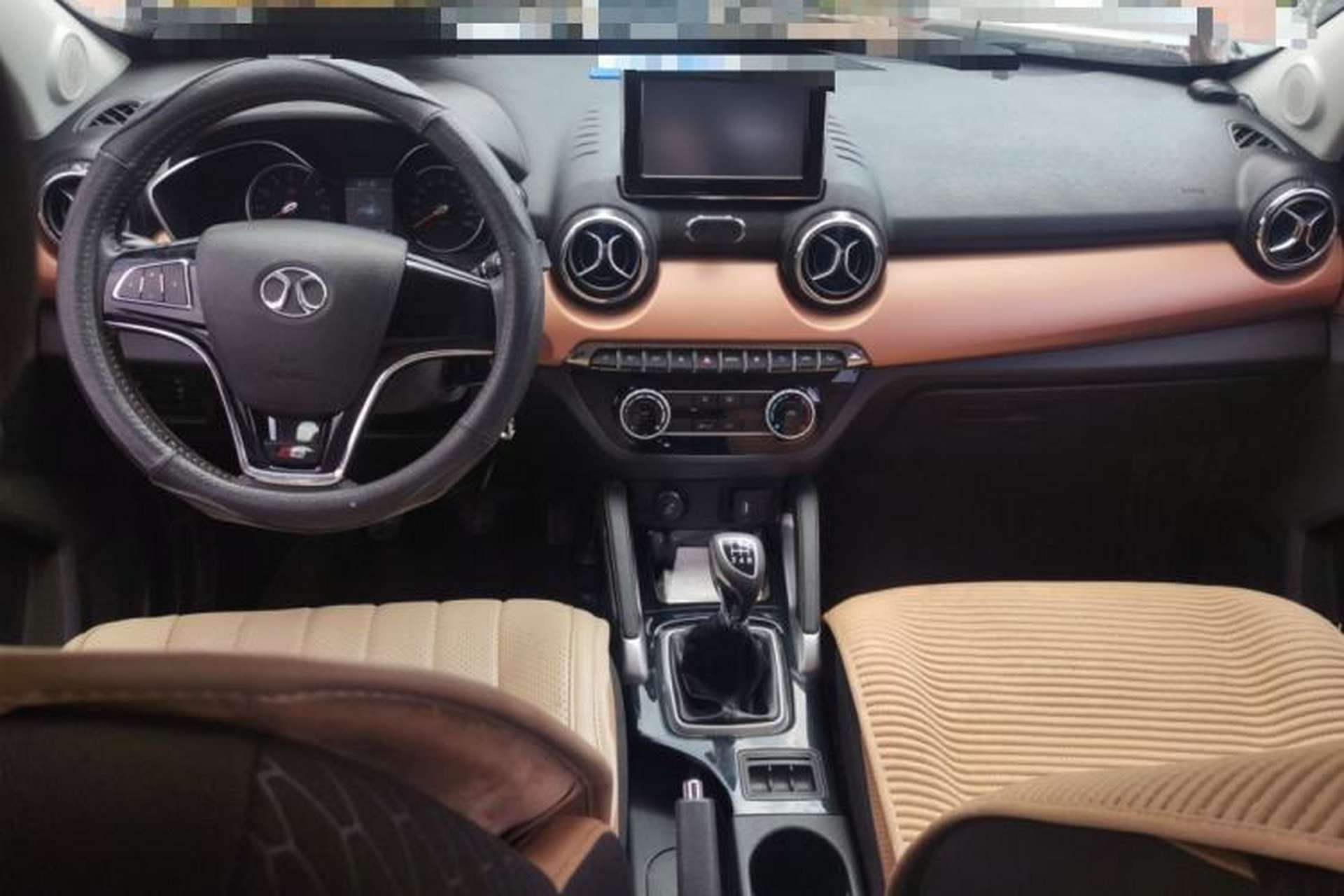 Used BAIC Senova X35 2016 1.5L Manual Elite Edition Center Console