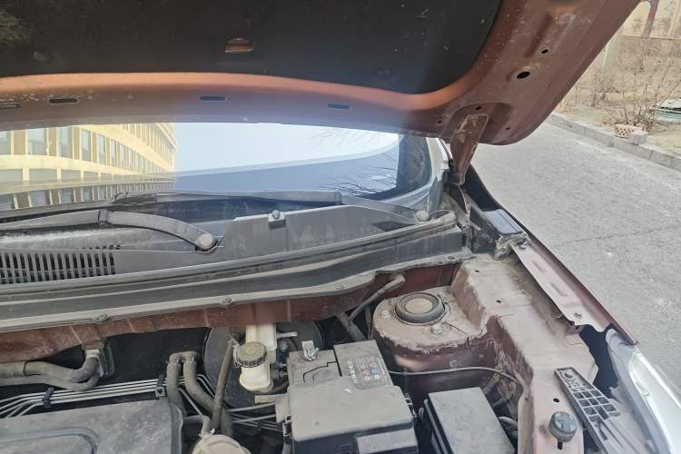 Used BAIC Senova X35 2016 1.5L Automatic Luxury Edition Engine Bay Left