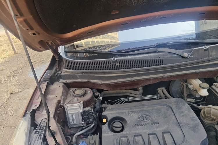 Used BAIC Senova X35 2016 1.5L Automatic Luxury Edition Engine Bay Right