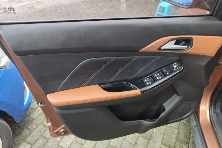 Used BAIC Senova X35 2016 1.5L Automatic Luxury Edition Left Front Door Interior