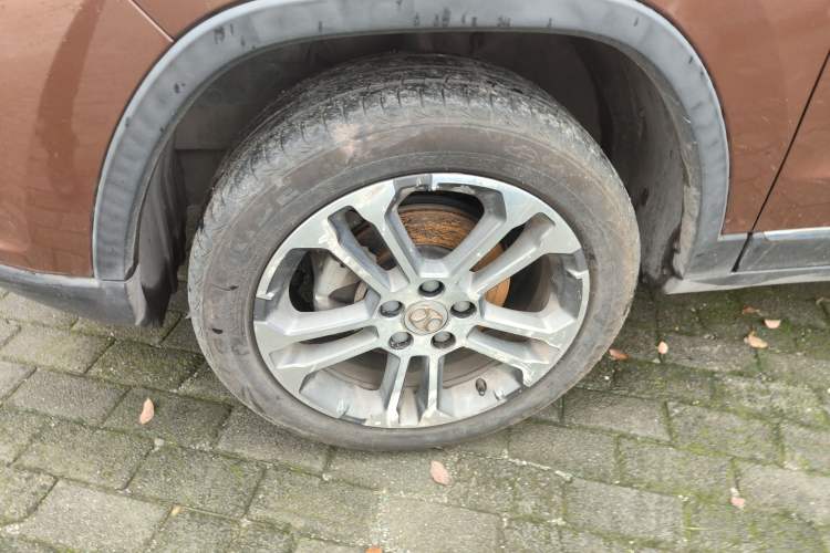 Used BAIC Senova X35 2016 1.5L Automatic Luxury Edition Left Front Wheel Hub