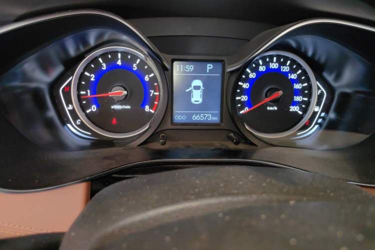Used BAIC Senova X35 2016 1.5L Automatic Luxury Edition Odometer Close Up