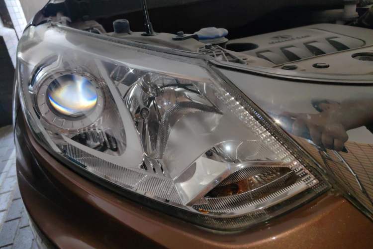 Used BAIC Senova X35 2016 1.5L Automatic Luxury Edition Right Front Headlight