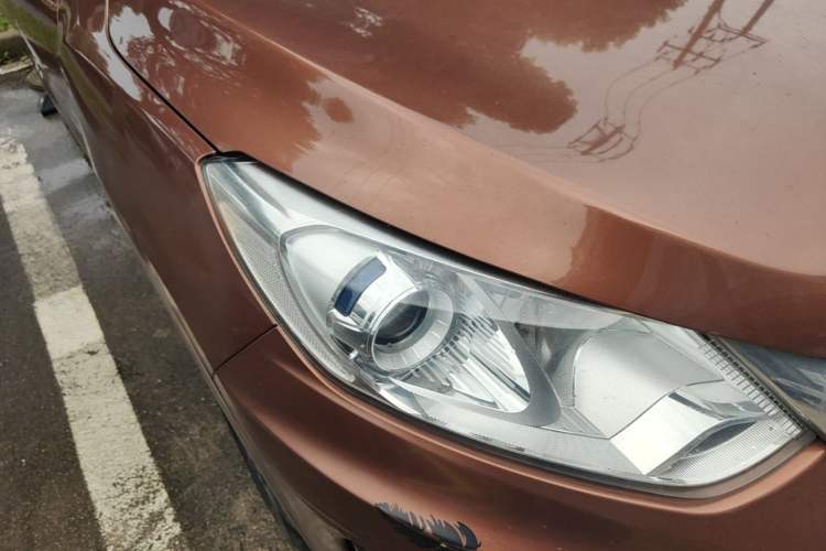 Used BAIC Senova X35 2016 1.5L Automatic Luxury Edition Right Front Headlight