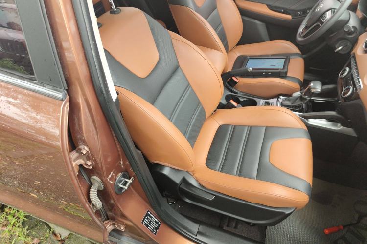 Used BAIC Senova X35 2016 1.5L Automatic Luxury Edition Right Front Seat