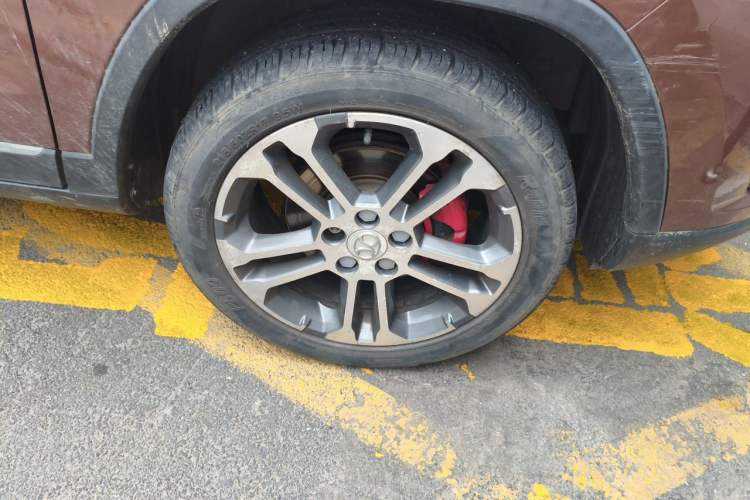 Used BAIC Senova X35 2016 1.5L Automatic Prestige Edition Right Front Wheel Hub