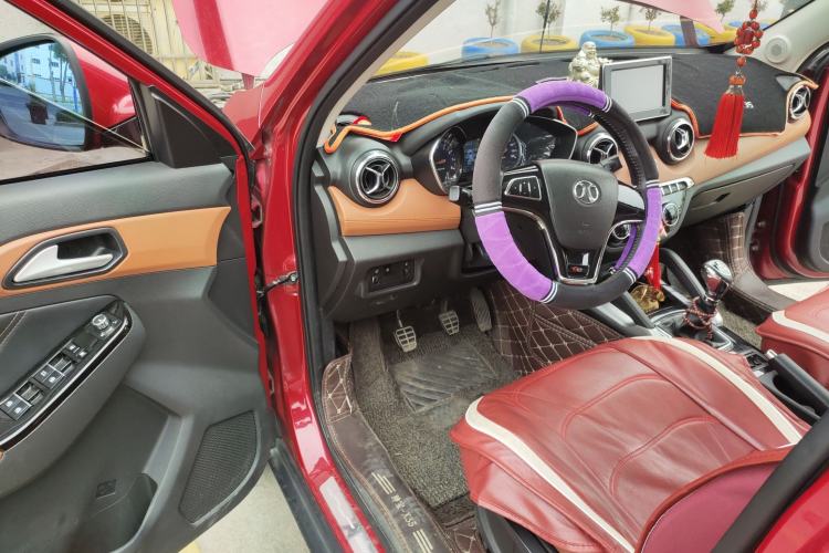 Used BAIC Senova X35 2016 1.5L Manual Luxury Edition Driver Seat