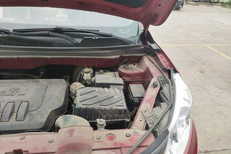 Used BAIC Senova X35 2016 1.5L Manual Luxury Edition Engine Bay Left