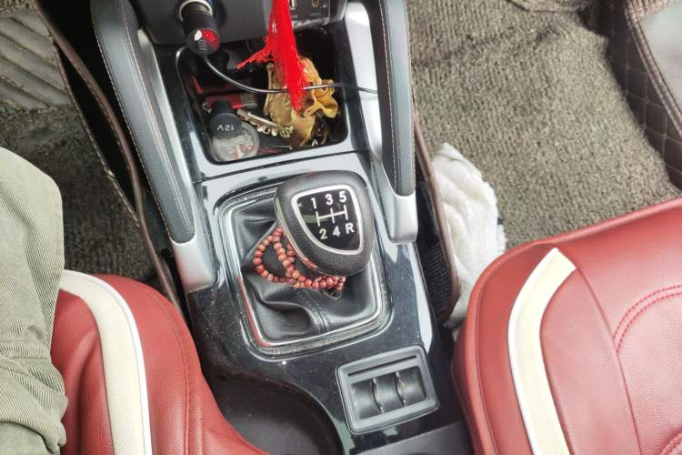 Used BAIC Senova X35 2016 1.5L Manual Luxury Edition Gear Lever