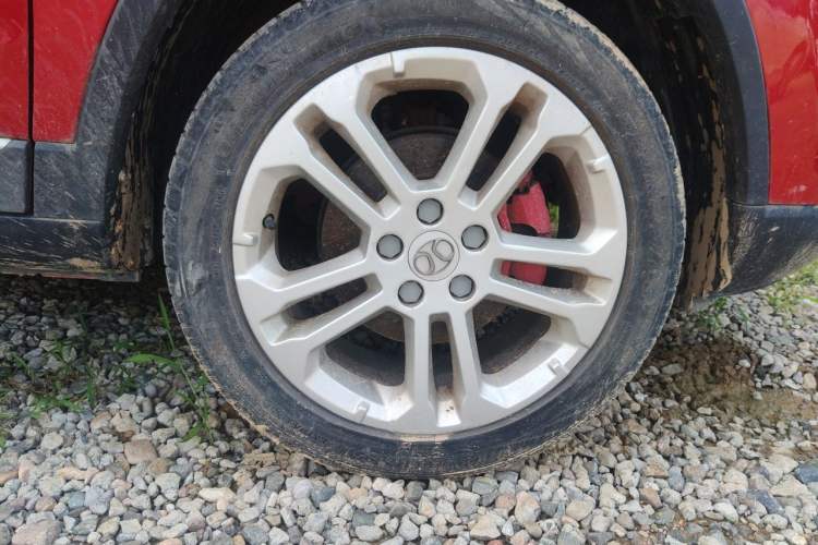Used BAIC Senova X35 2016 1.5L Manual Luxury Edition Right Front Wheel Hub
