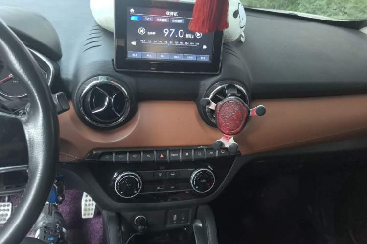 Used BAIC Senova X35 2016 1.5L Manual Luxury Edition Audio And AC Panel