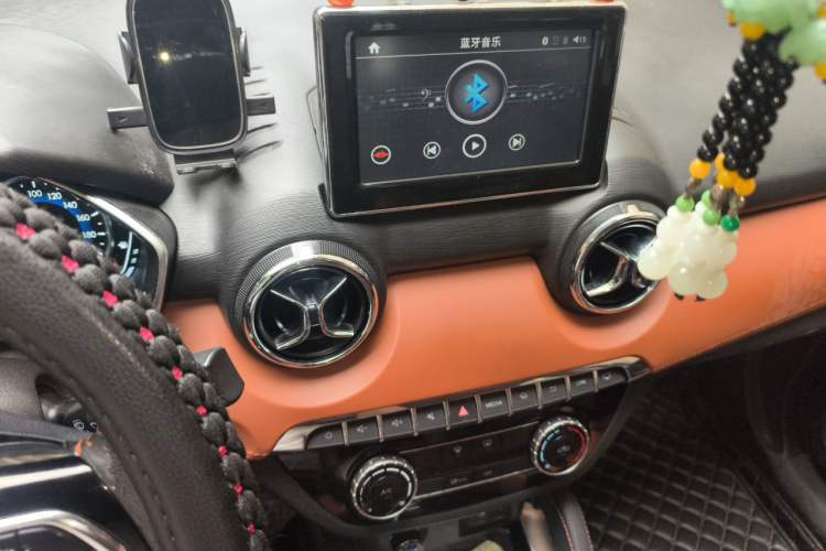 Used BAIC Senova X35 2016 1.5L Automatic Luxury Edition Audio And AC Panel