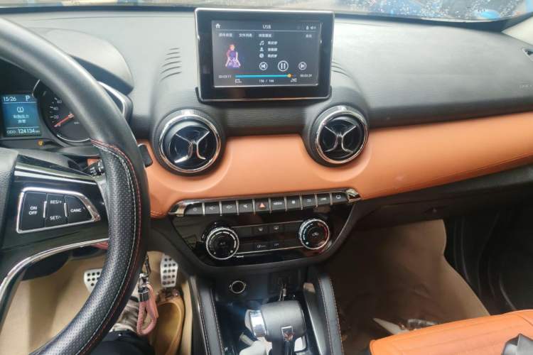 Used BAIC Senova X35 2016 1.5L Automatic Luxury Edition Audio And AC Panel