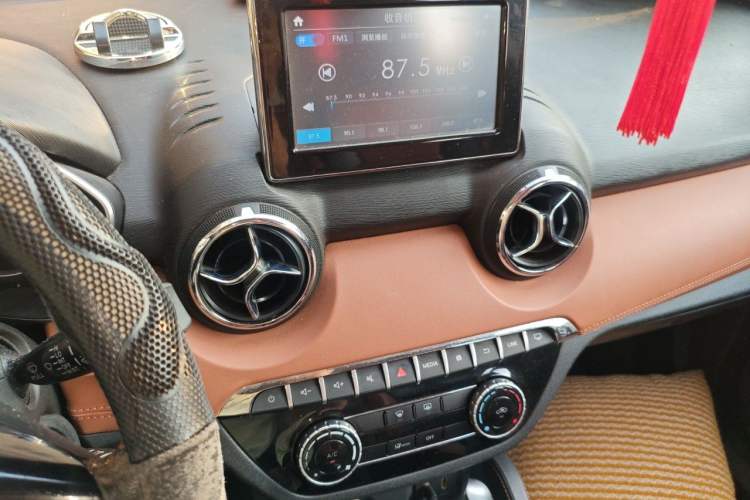 Used BAIC Senova X35 2016 1.5L Automatic Luxury Edition Audio And AC Panel