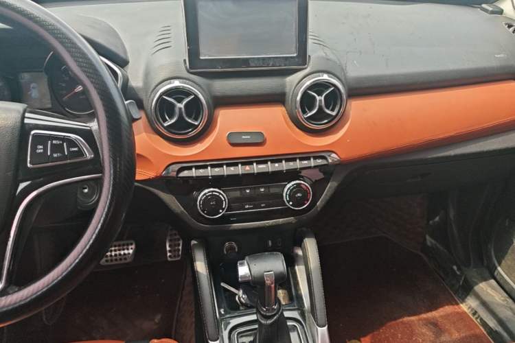 Used BAIC Senova X35 2016 1.5L Automatic Luxury Edition Audio And AC Panel