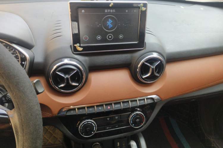 Used BAIC Senova X35 2016 1.5L Manual Luxury Edition Audio And AC Panel