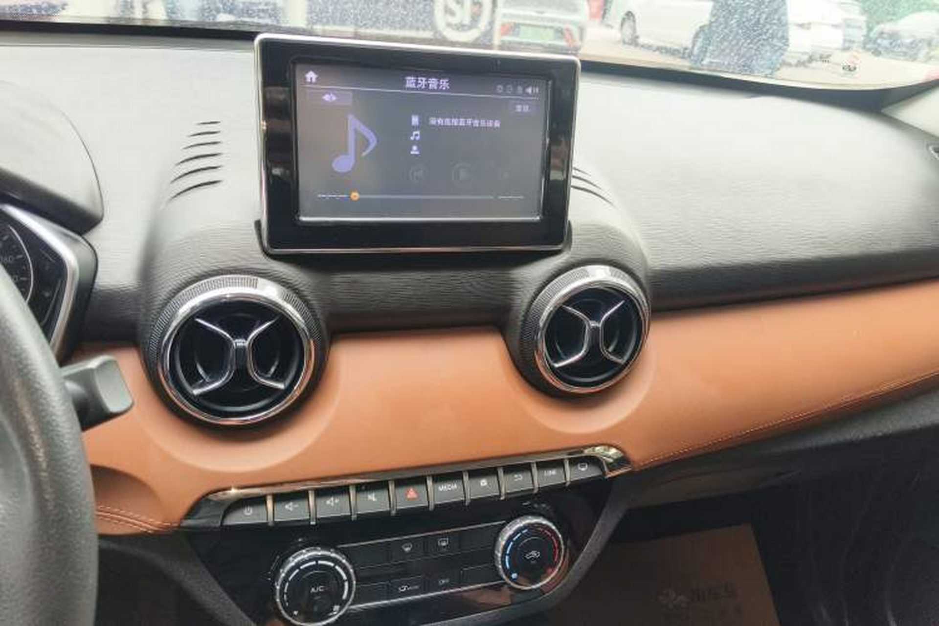 Used BAIC Senova X35 2016 1.5L Automatic Luxury Edition Audio And AC Panel