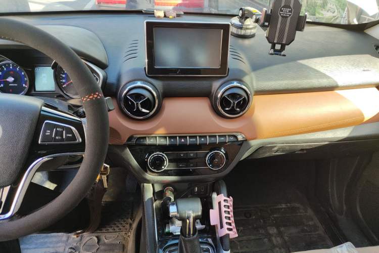 Used BAIC Senova X35 2016 1.5L Automatic Luxury Edition Audio And AC Panel
