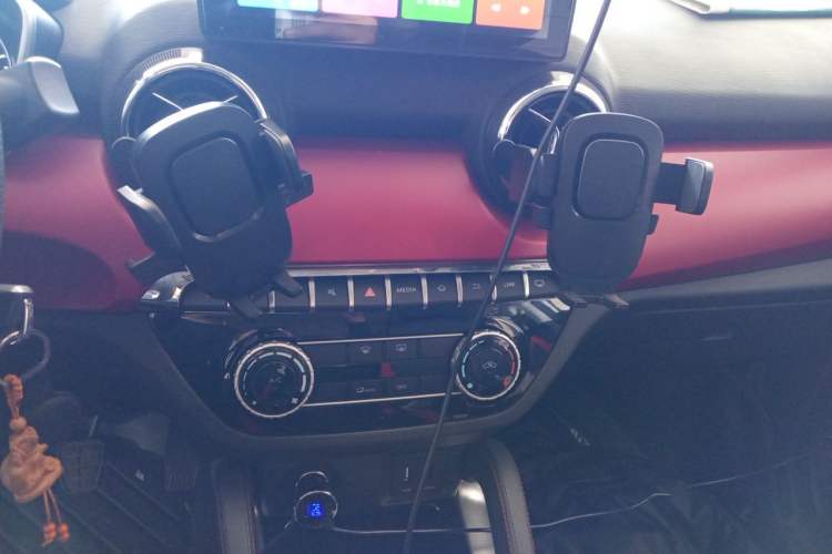 Used BAIC Senova X35 2016 1.5L Manual Elite Edition Audio And AC Panel