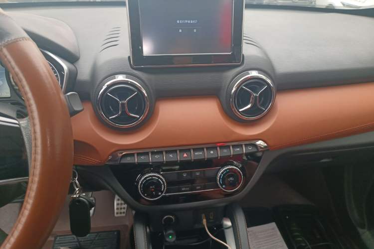 Used BAIC Senova X35 2016 1.5L Manual Luxury Edition Audio And AC Panel