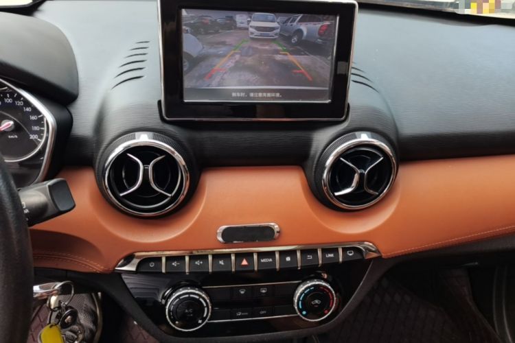 Used BAIC Senova X35 2016 1.5L Automatic Luxury Edition Audio And AC Panel