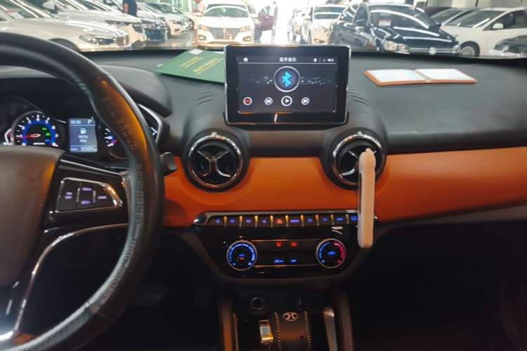 Used BAIC Senova X35 2016 1.5L Automatic Luxury Edition Audio And AC Panel