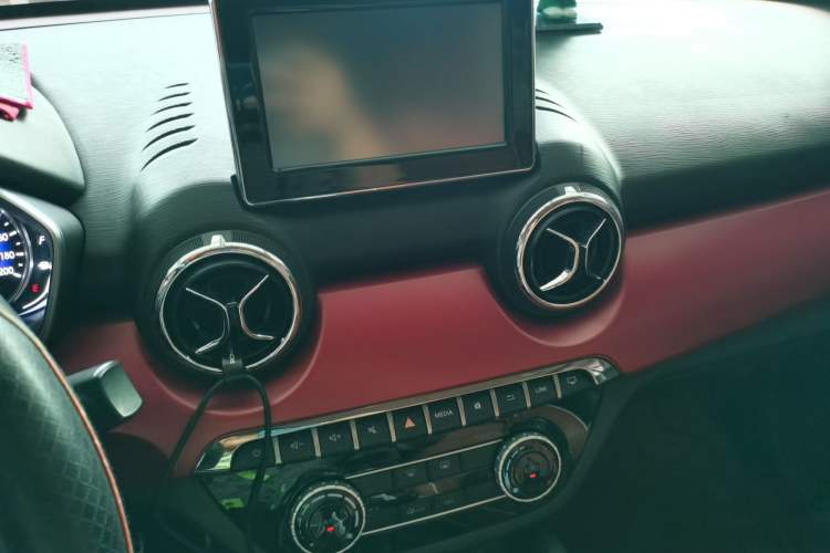 Used BAIC Senova X35 2016 1.5L Manual Elite Edition Audio And AC Panel