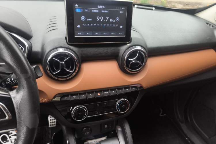 Used BAIC Senova X35 2016 1.5L Automatic Luxury Edition Audio And AC Panel