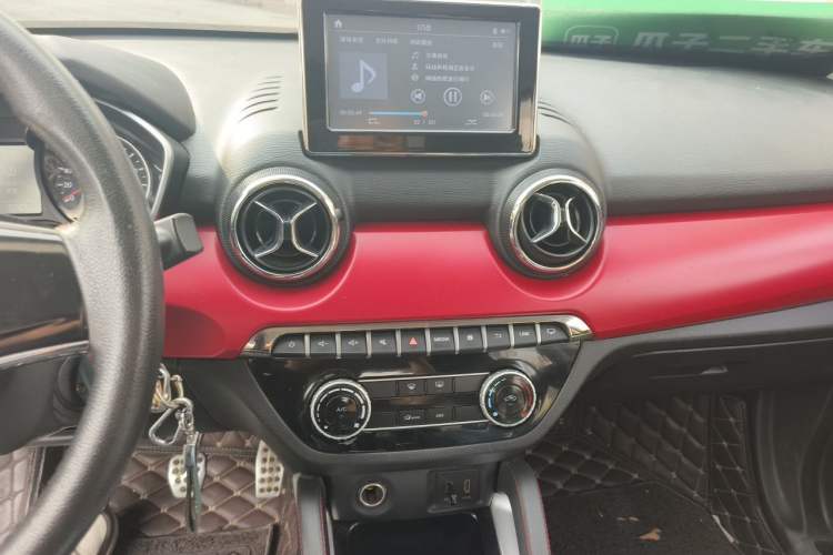 Used BAIC Senova X35 2016 1.5L Manual Elite Edition Audio And AC Panel