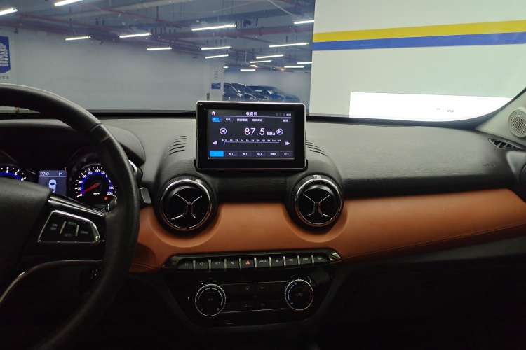 Used BAIC Senova X35 2016 1.5L Automatic Luxury Edition Audio And AC Panel