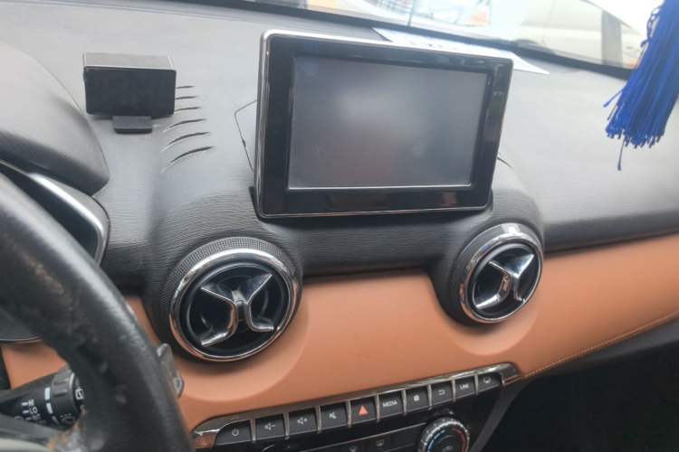 Used BAIC Senova X35 2016 1.5L Automatic Luxury Edition Audio And AC Panel