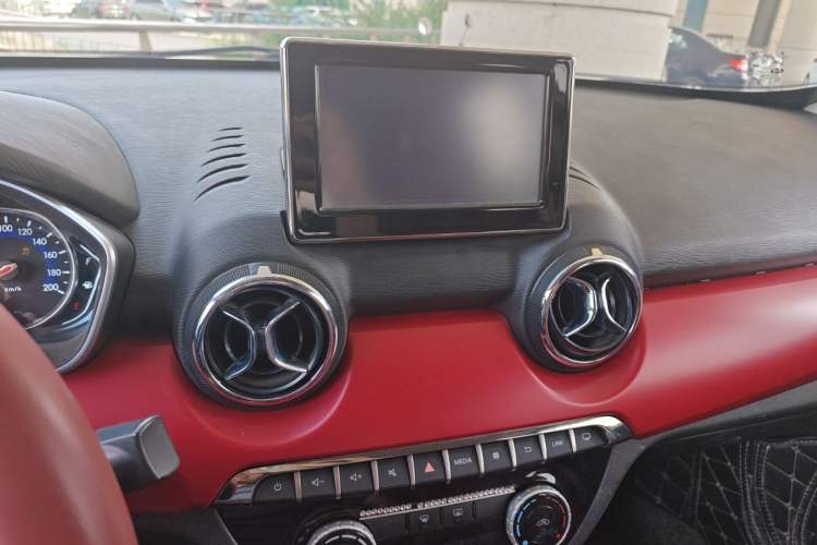 Used BAIC Senova X35 2016 1.5L Manual Elite Edition Audio And AC Panel