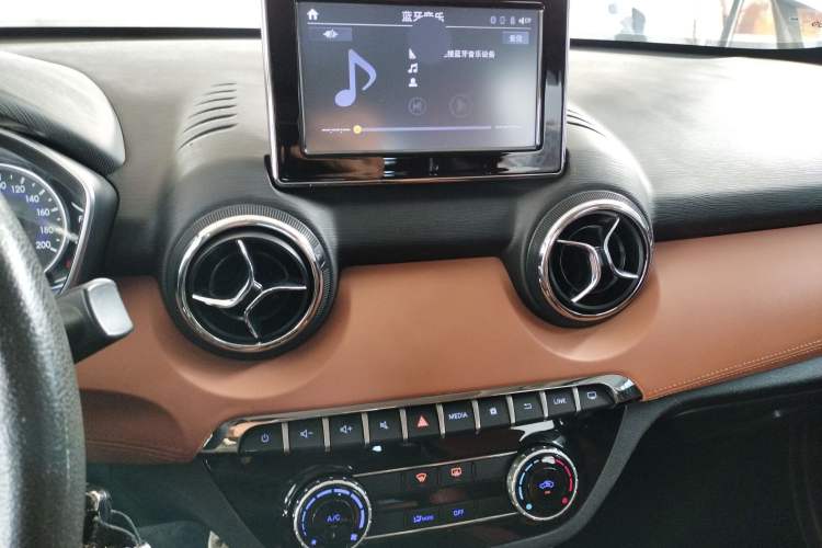 Used BAIC Senova X35 2016 1.5L Automatic Luxury Edition Audio And AC Panel