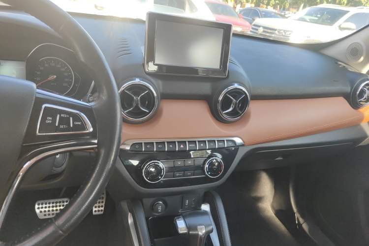 Used BAIC Senova X35 2016 1.5L Automatic Prestige Edition Audio And AC Panel