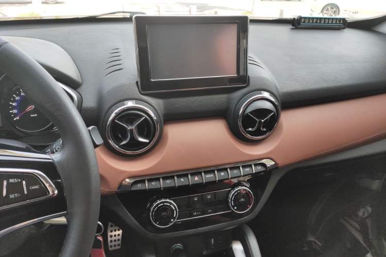 Used BAIC Senova X35 2016 1.5L Automatic Luxury Edition Audio And AC Panel