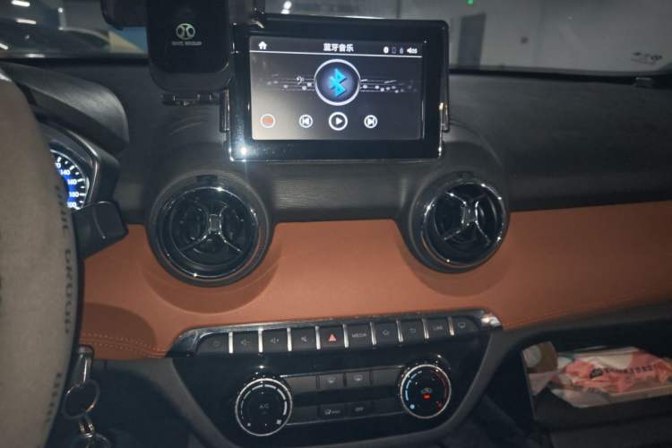 Used BAIC Senova X35 2016 1.5L Automatic Luxury Edition Audio And AC Panel